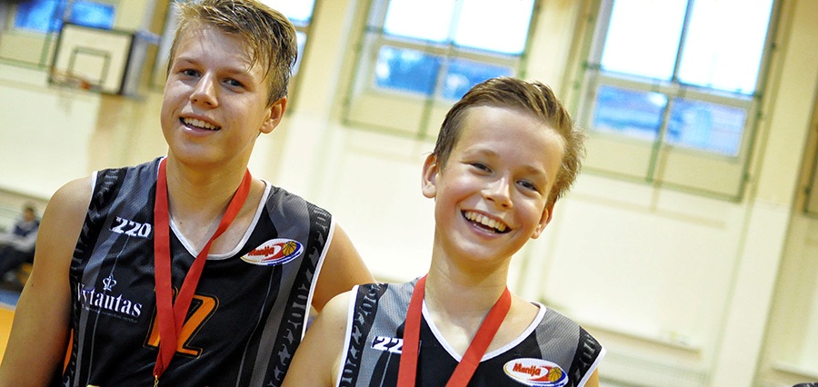 Rugsėjo 21 dieną „Saulės“ gimnazijoje buvo sužaistos net devynios rungtynės, kurių metu išaiškėjo krepšinio mokyklos „Perkūnas“ organizuoto 2000 metais gimusių jaunučių taurės turnyro nugalėtojai. Šešių komandų turnyre stipriausiųjų vardą iškovojo Alytaus SRC jaunieji krepšininkai.
