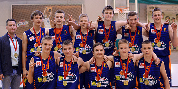 26 pergalės Lietuvos čempionate, 15 – Kauno, ir nei vieno pralaimėjimo – tokia oficialių rungtynių statistika šį sezoną baigė KM „Perkūnas“ 2001 ekipa.