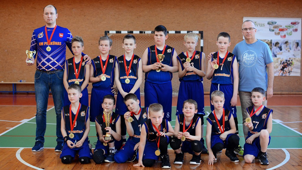 Puikioje „Perkūno“ Pavasario 2007 m. turnyrą vainikavusioje dvikovoje „Perkūno“ berniukai iškovojo trapią pergalę prieš Šiaulių A. Sireikos KA komandą ir tapo turnyro nugalėtojais.