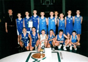 2001-2002 metų sezonas Kauno krepšinio mėgėjų lygos pirmenybės. 1988-1989 m. gimusiųjų grupė. III-oji vieta KM ”Perkūnas”-88 Treneris Henrikas Giedraitis