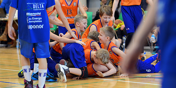 Sausio 22-23 dienomis sėkmingą kelionę į Estiją turėjo krepšinio mokyklos „Perkūnas“ 2005 ekipa. Baltic Boys Basketball League (BBBL) čempionato II-ajame reguliaraus sezono etape Tartu mieste Modesto Bižio auklėtiniai be didesnio vargo susirinko viskas keturias pergales.