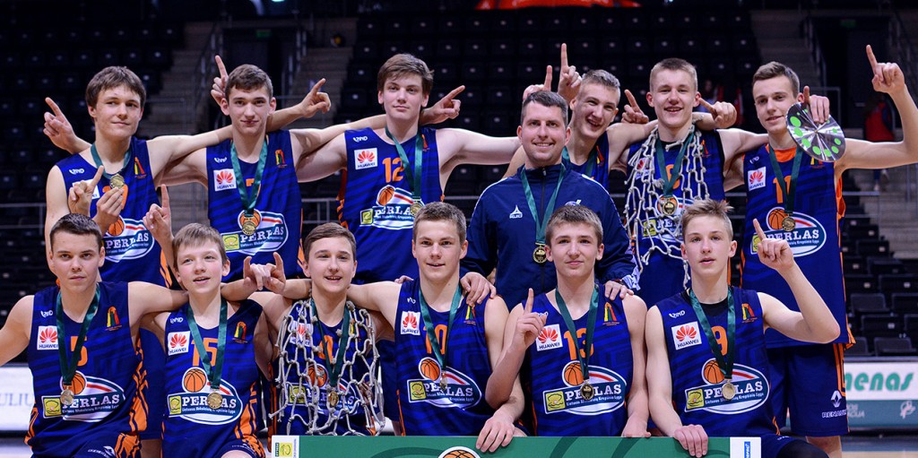 Gegužęs 1 dieną Šiauliuose baigėsi Moksleivių krepšinio lygos „Perlas“ Jaunučių U15 (gim. 2001 m.) vaikinų krepšinio čempionatas, kuriame į viršų nugalėtojų taurę kėlė Kauno krepšinio mokyklos „Perkūnas“ penkiolikmečiai.