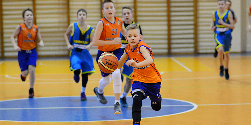 Lietuvos moksleivių krepšinio lygos (MKL) „Perlas“ U12 berniukų „Pirmojo iššūkio“ čempionato grupės varžybas pergalingai užbaigė „Perkūno“ 2005 ekipa. Modesto Bižio auklėtiniai po itin azartiškos bei įtemptos dvikovos 83:78 palaužė „Tornado“ KM-Alburnus bendraamžius ir pasiekė revanšą už nesėkmę gruodžio mėnesį (73:75).