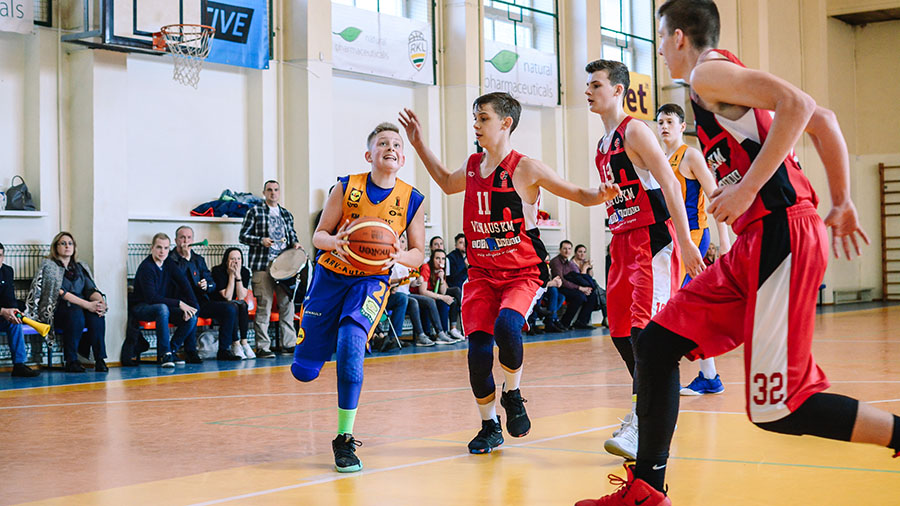 Spalio 4-6 dienomis „Saulės“ gimnazijoje (Savanorių pr. 46) vyks jaunučių U15 (gim. 2005 m.) vaikinų turnyras, kuriame dalyvaus komandos net iš septynių skirtingų Lietuvos miestų.